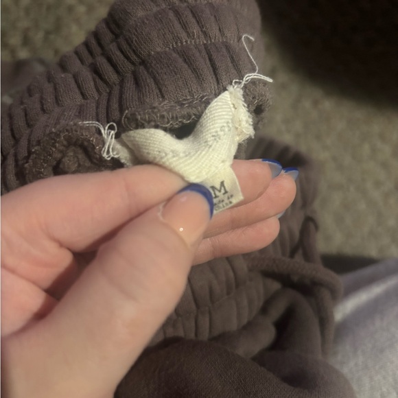 Buckle’s Gilded Intent brand sweatpants size MEDIUM - Picture 3 of 3